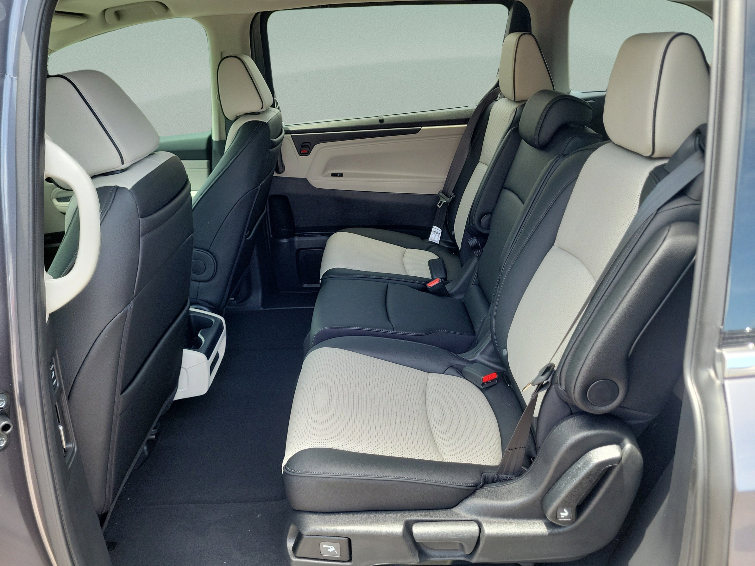 New 2026 Honda Odyssey Elite image 9