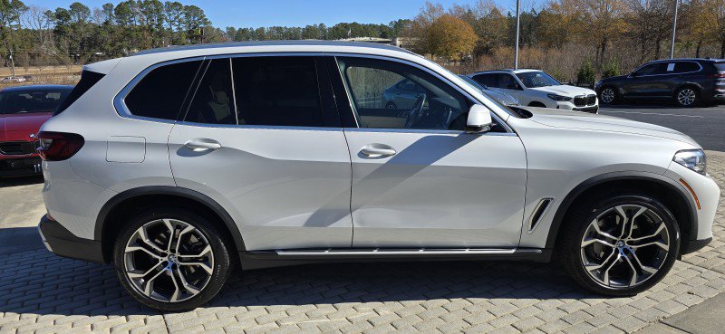 Used 2022 BMW X5 sDrive40i image 4