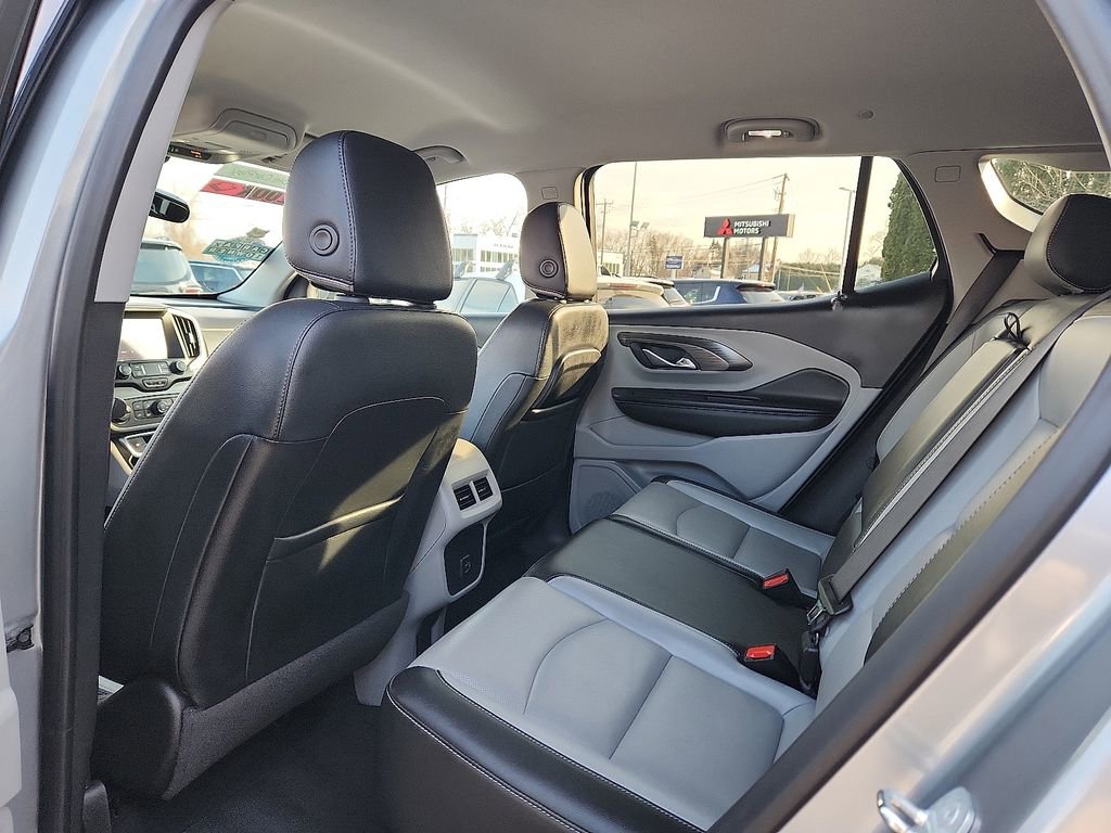 Used 2023 GMC Terrain SLT image 10