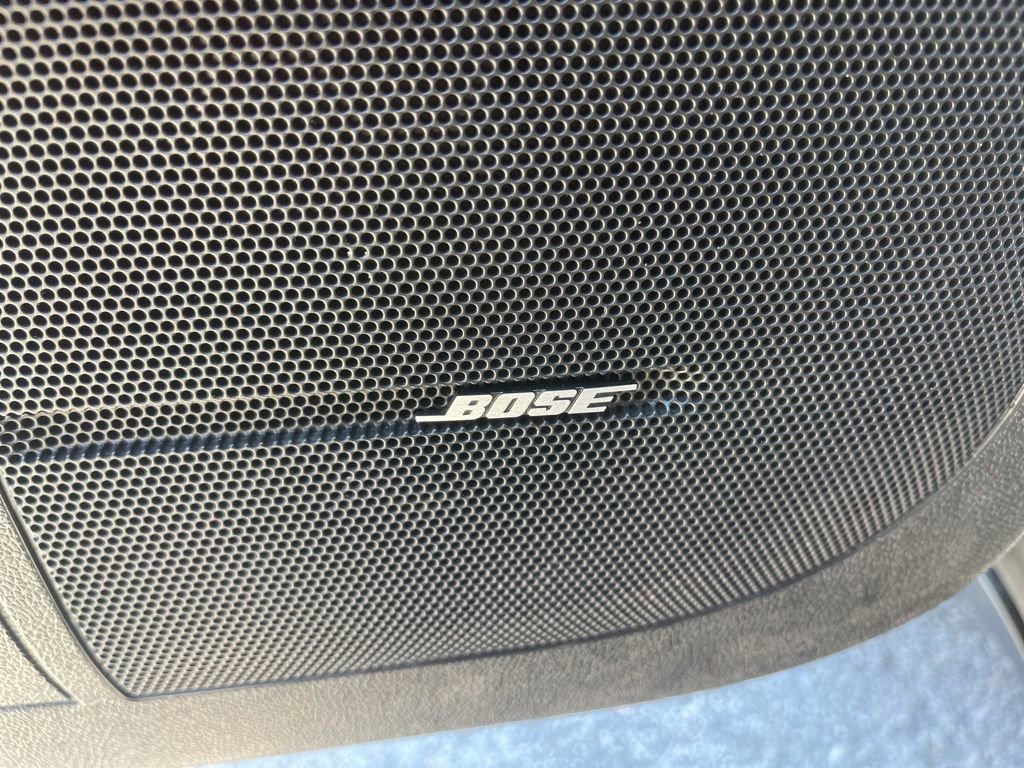 Used 2015 GMC Acadia SLT image 36