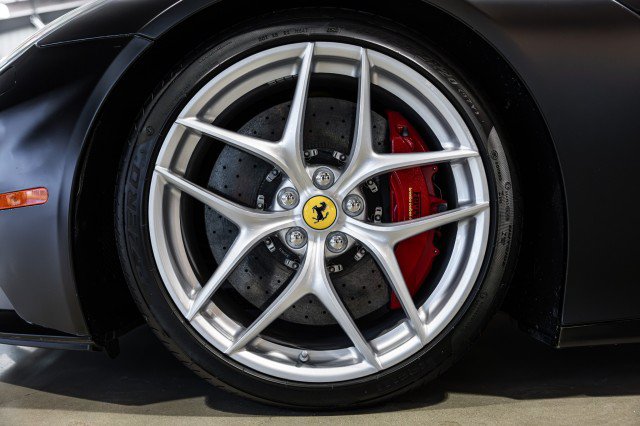 Used 2014 Ferrari F12 Berlinetta RWD image 28