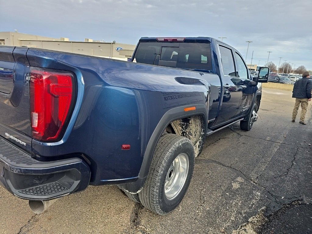 Used 2022 GMC Sierra 3500 Denali w/ Denali Ultimate Package image 4