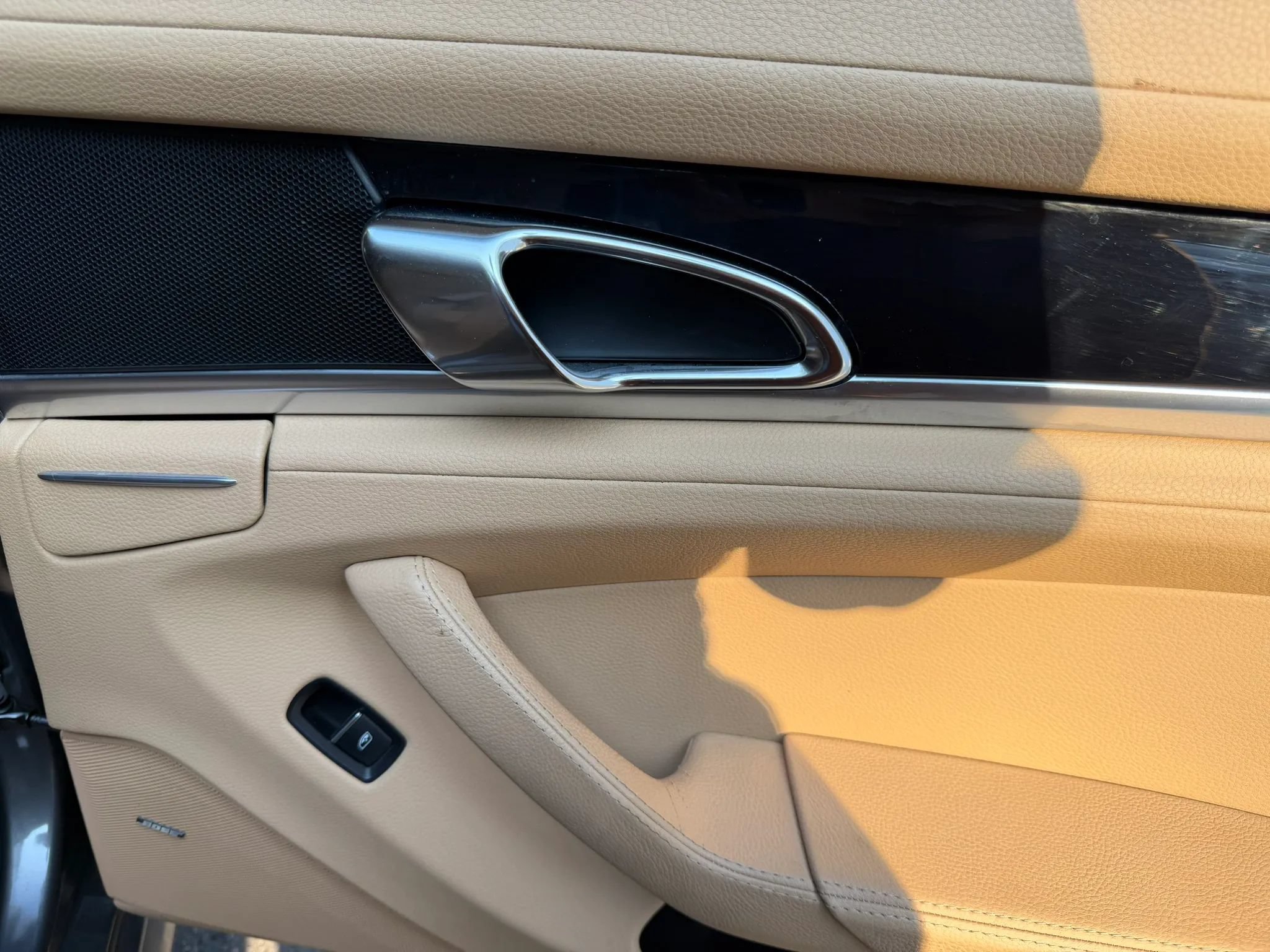 Used 2014 Porsche Panamera RWD image 12