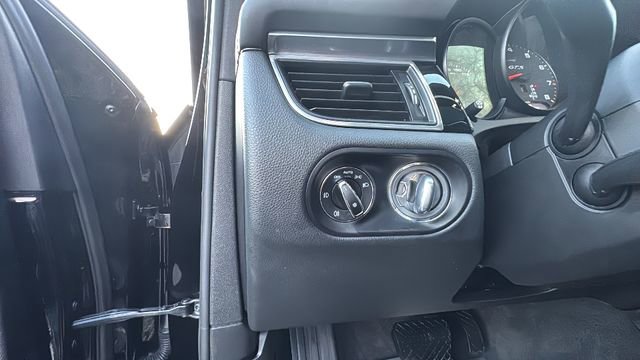 Used 2018 Porsche Macan GTS image 12