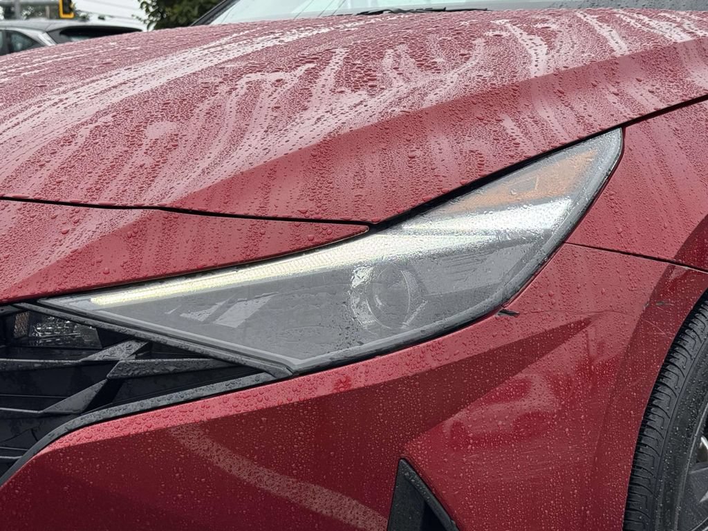 Used 2023 Hyundai Elantra SEL w/ Cargo Package FWD image 10