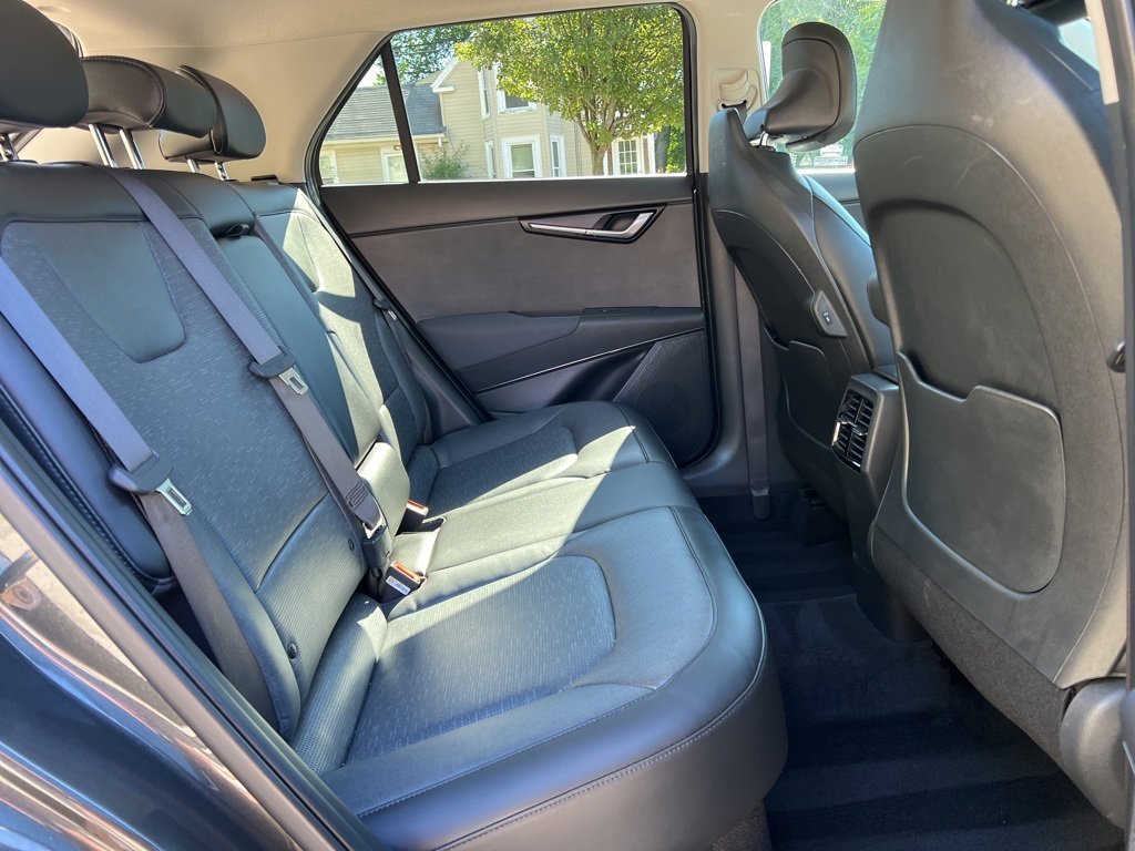Certified 2023 Kia Niro SX Touring image 25