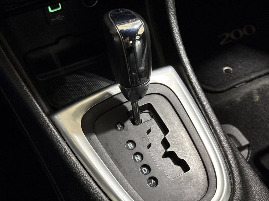 Used 2014 Chrysler 200 Limited w/ Sun/Sound Group FWD image 16