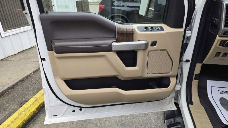 Used 2020 Ford F150 Lariat w/ Equipment Group 502A Luxury image 15