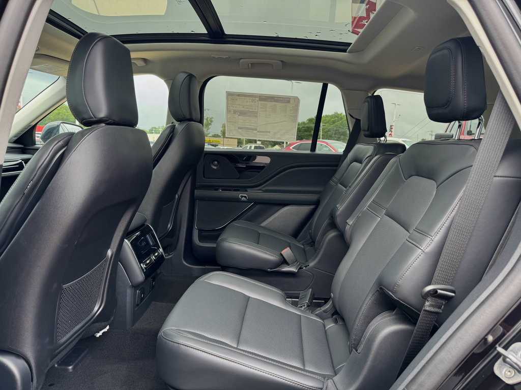 New 2025 Lincoln Aviator AWD w/ Jet Appearance Package image 25