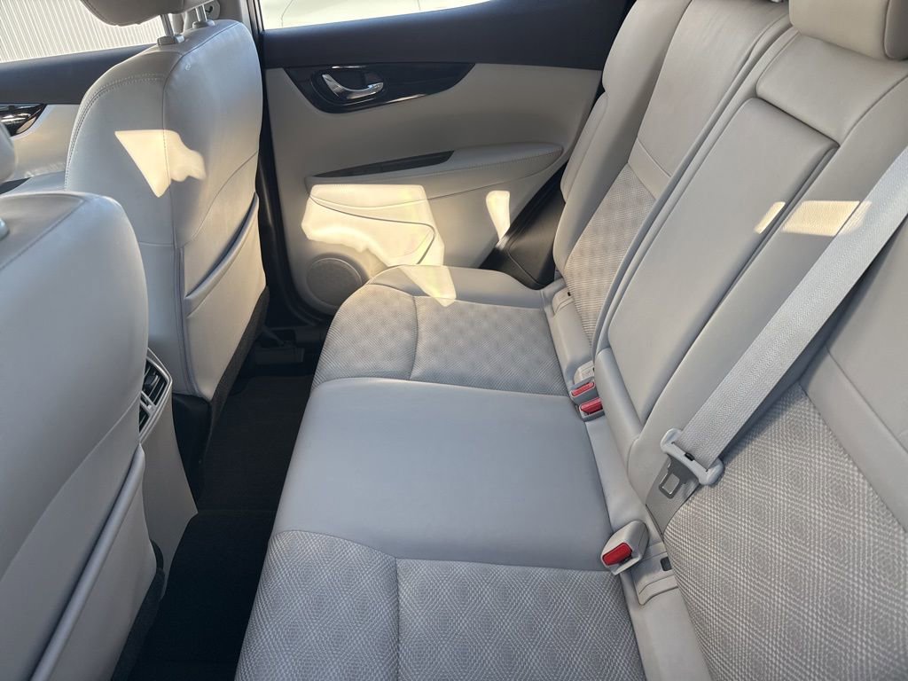 Used 2022 Nissan Rogue Sport SV w/ Technology Package image 10