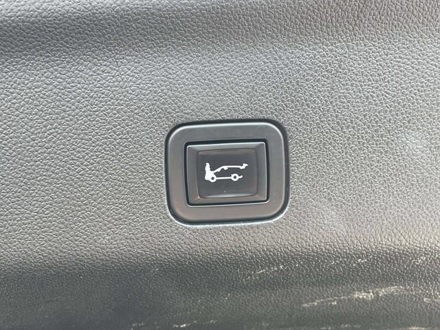 Used 2021 GMC Yukon SLT RWD image 11