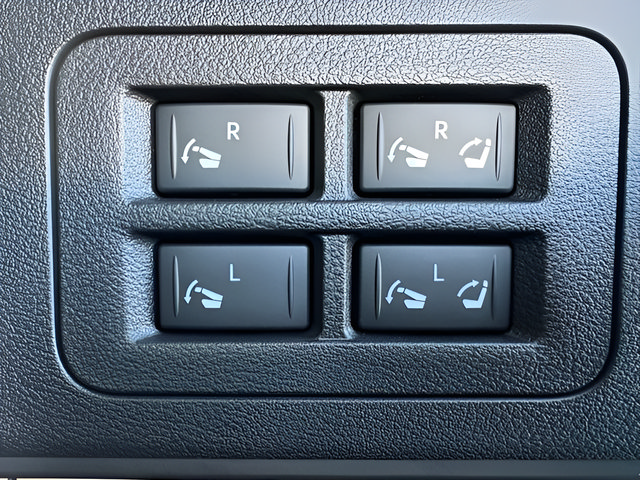 New 2026 Nissan Armada PRO-4X w/ Captain's Chari Seat Package AWD/4WD image 31