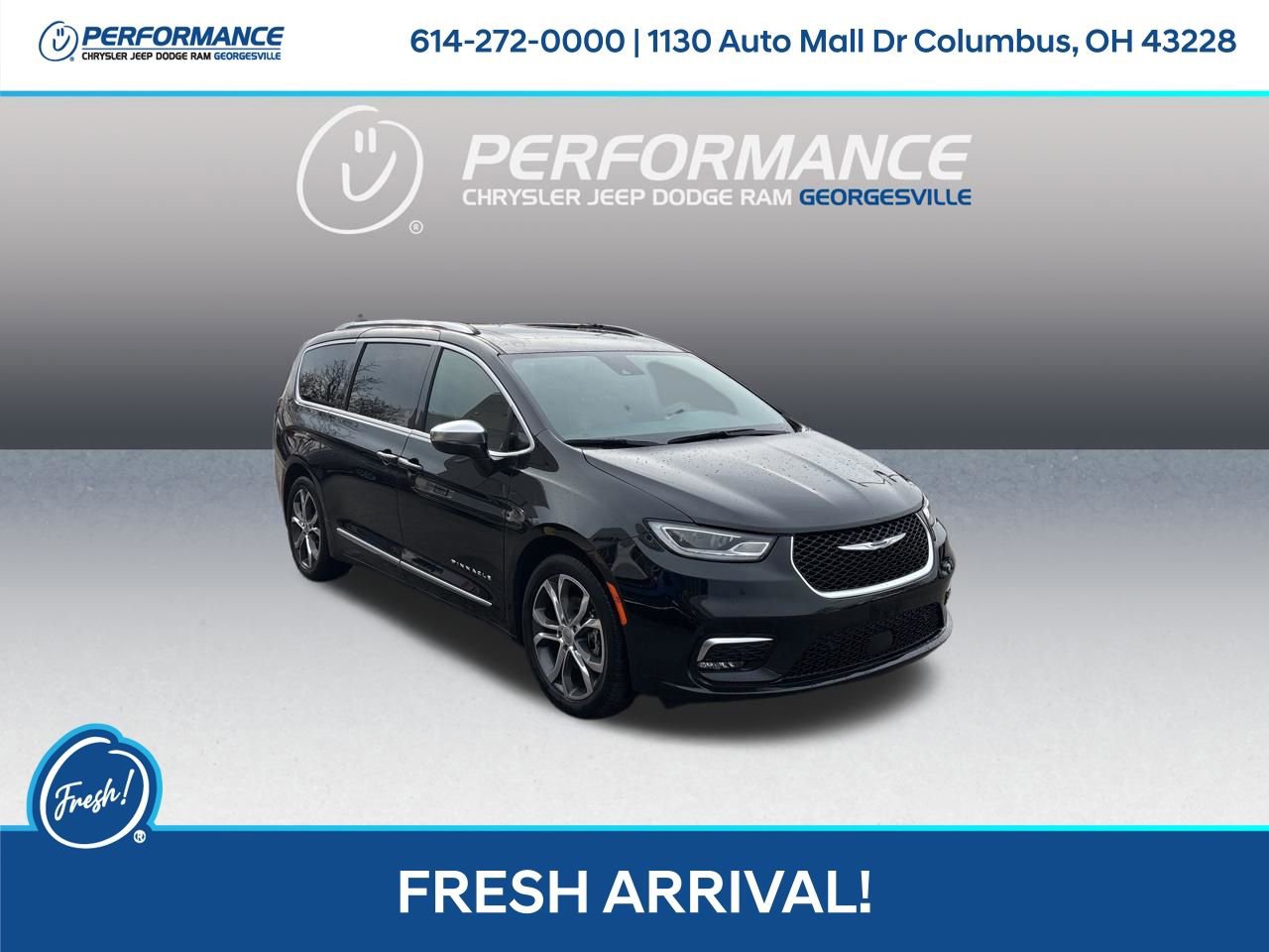 Used 2025 Chrysler Pacifica Pinnacle w/ Trailer Tow Group image 1