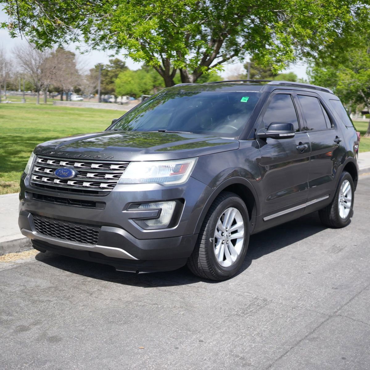 Used 2016 Ford Explorer XLT w/ Equipment Group 201A FWD image 1