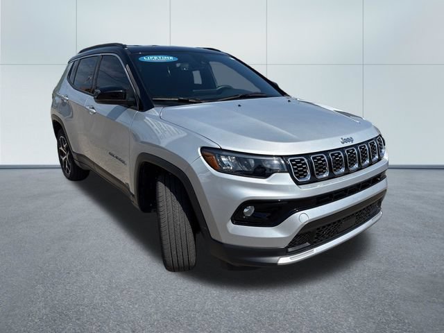 Used 2025 Jeep Compass Limited AWD/4WD image 5