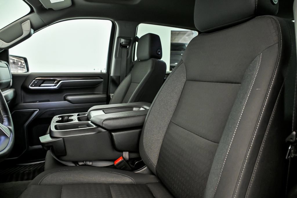 Used 2025 Chevrolet Silverado 1500 LT image 13
