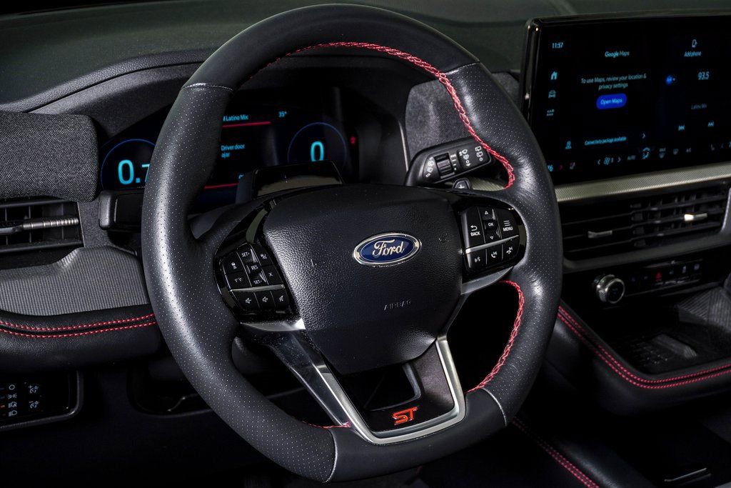 Used 2025 Ford Explorer ST image 21