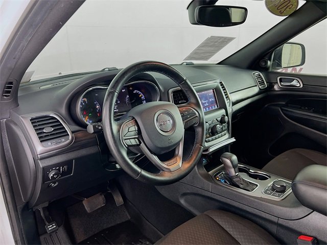 Used 2020 Jeep Grand Cherokee Laredo image 33