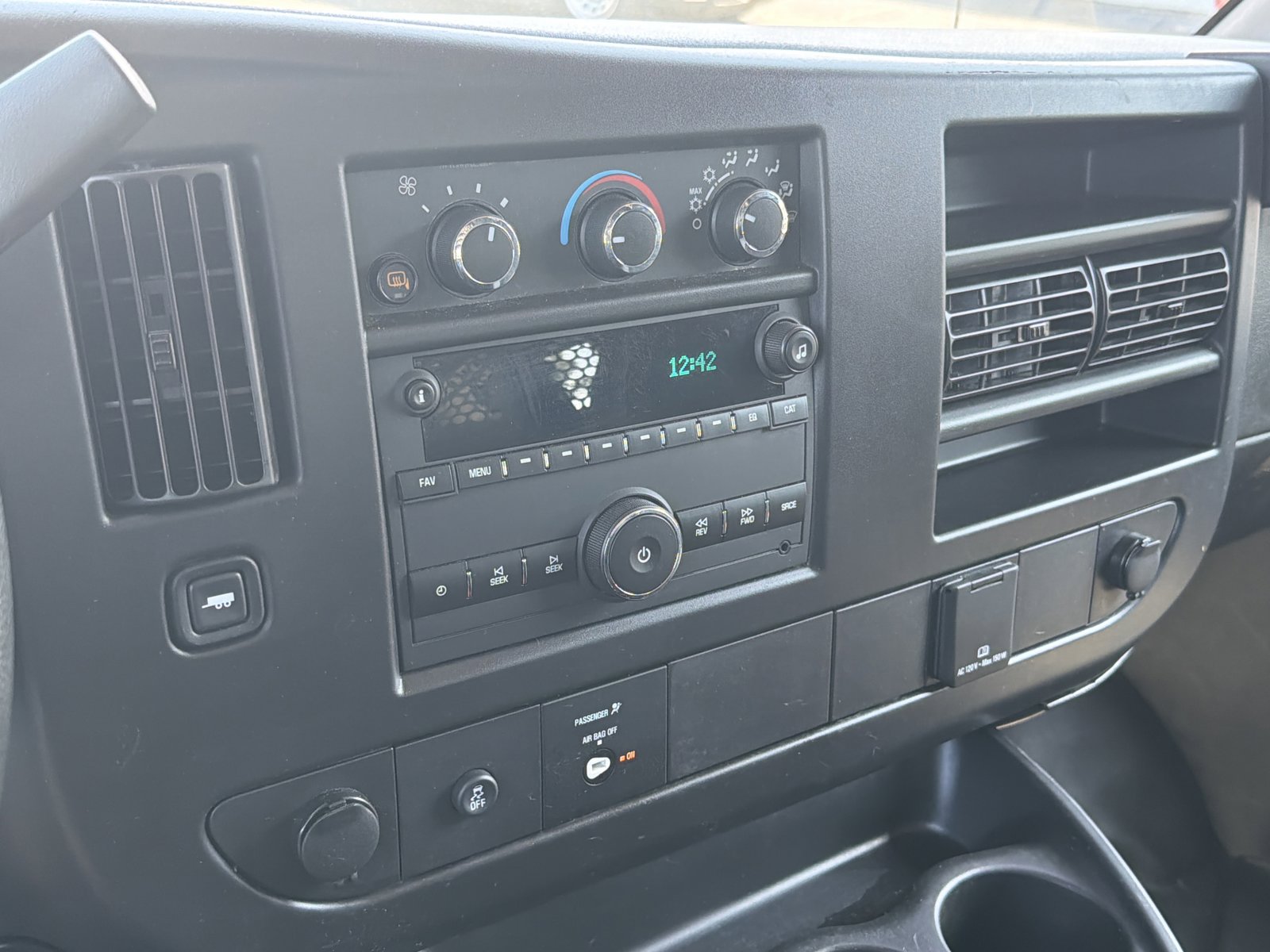 Used 2024 GMC Savana 2500 w/ Driver Convenience Package RWD image 23