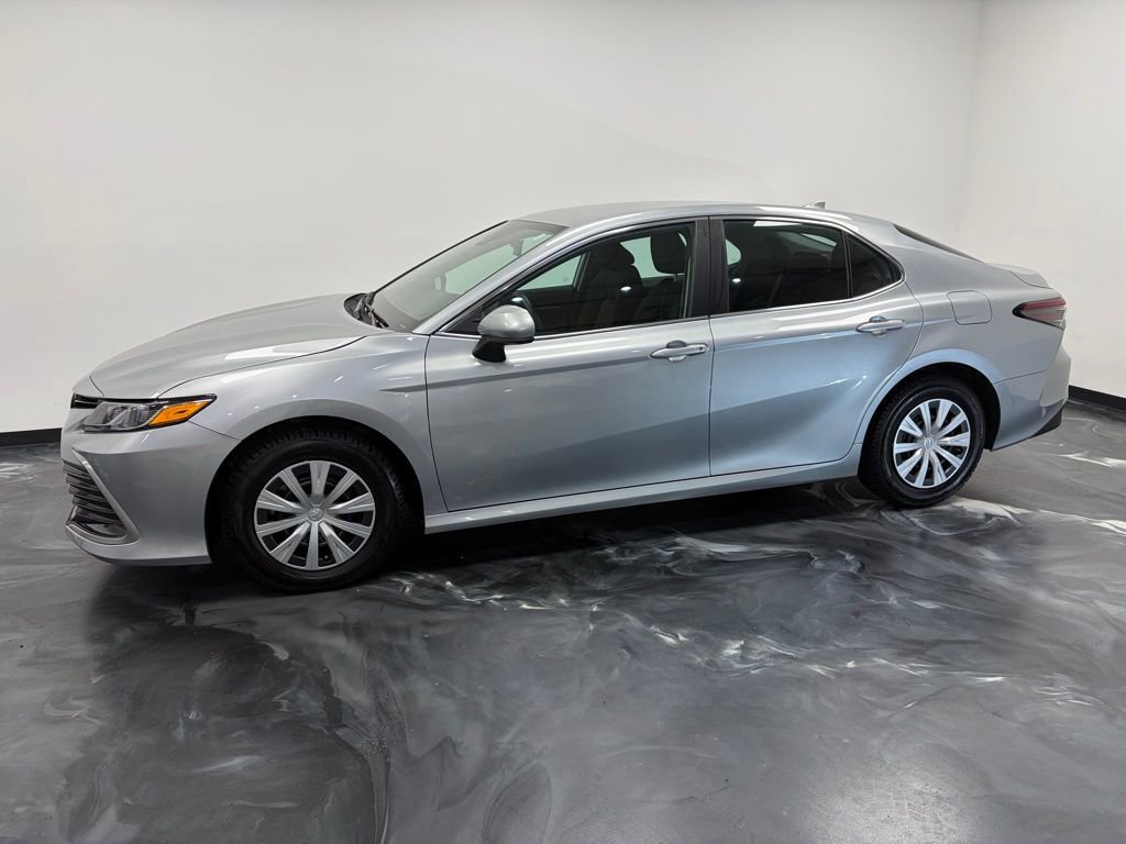 Used 2023 Toyota Camry LE image 18