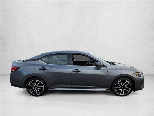 Used 2025 Nissan Sentra SR FWD image 4