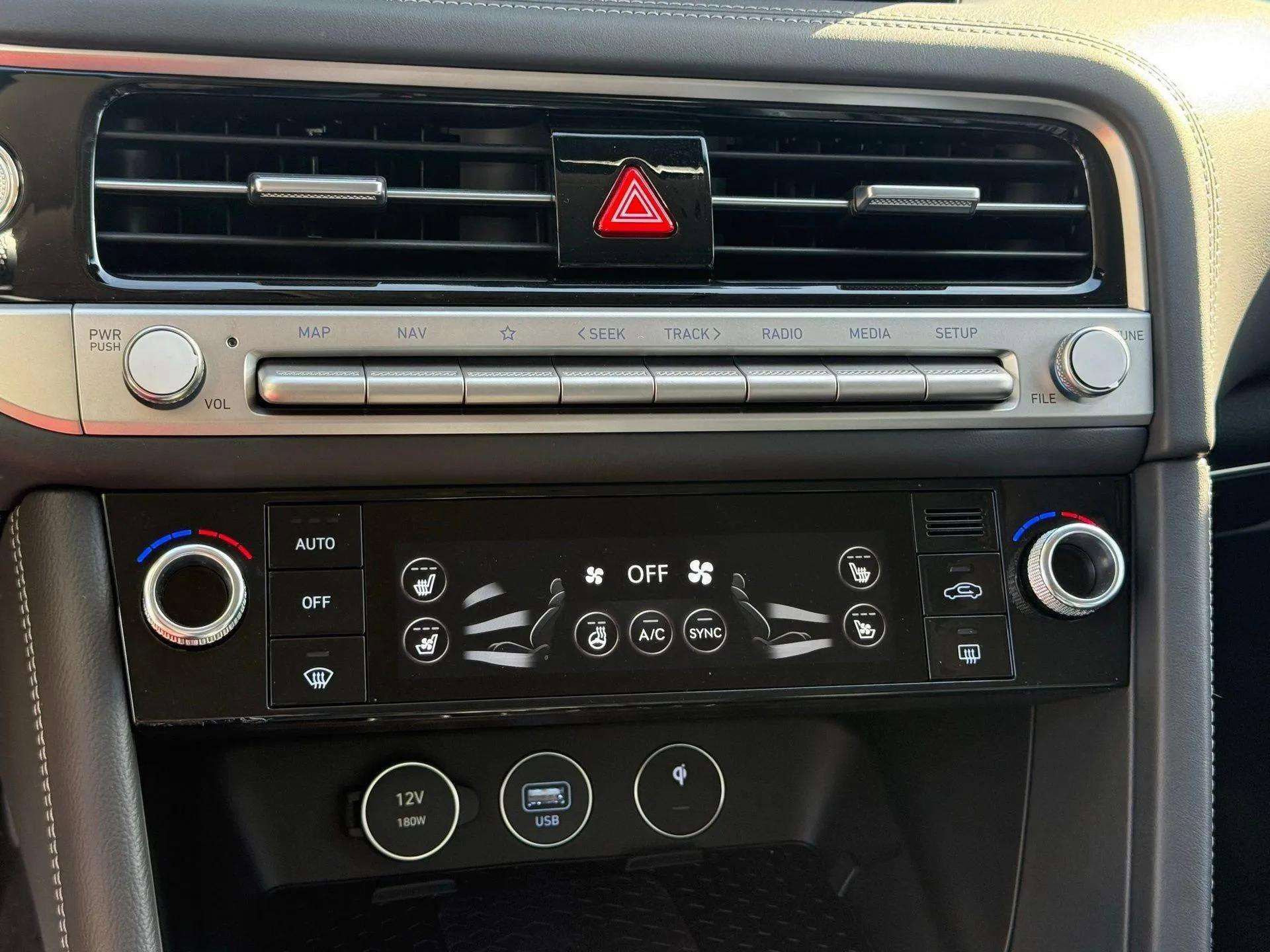 Used 2026 Genesis G70 2.5T Prestige image 34