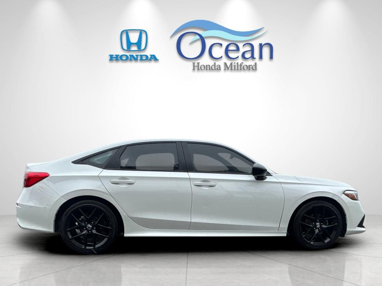 Used 2023 Honda Civic Sport image 2