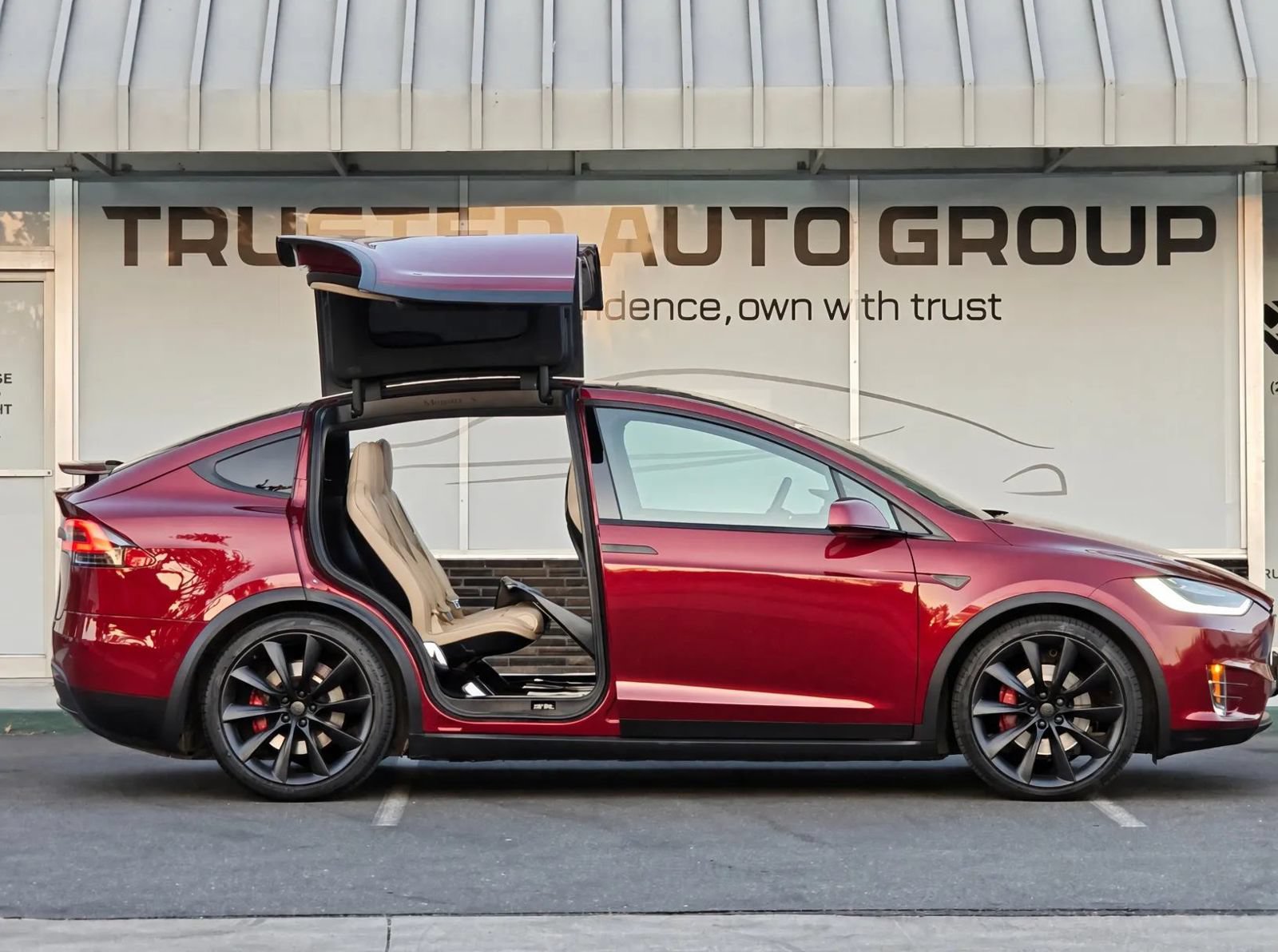Used 2016 Tesla Model X Performance AWD/4WD image 5