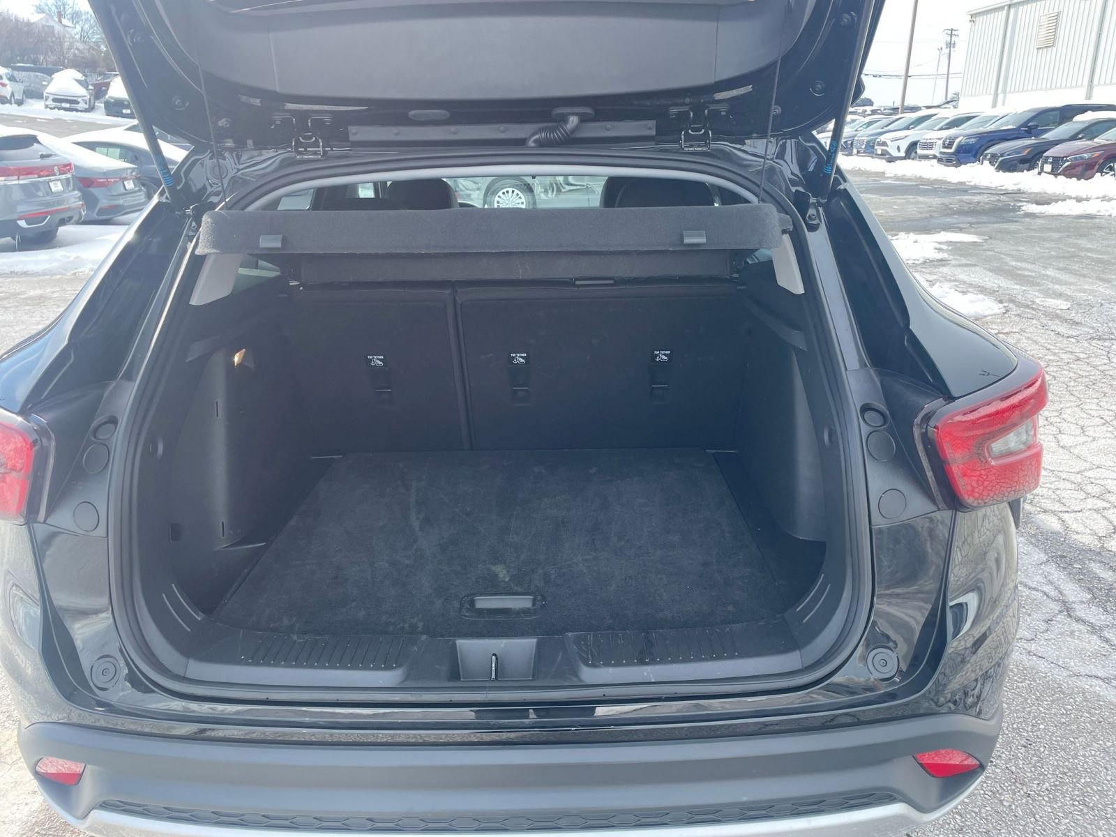 Used 2025 Chevrolet Trax LT w/ LT Convenience Package image 29