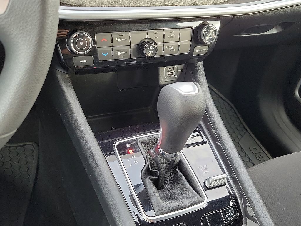 Used 2023 Jeep Compass Sport image 17