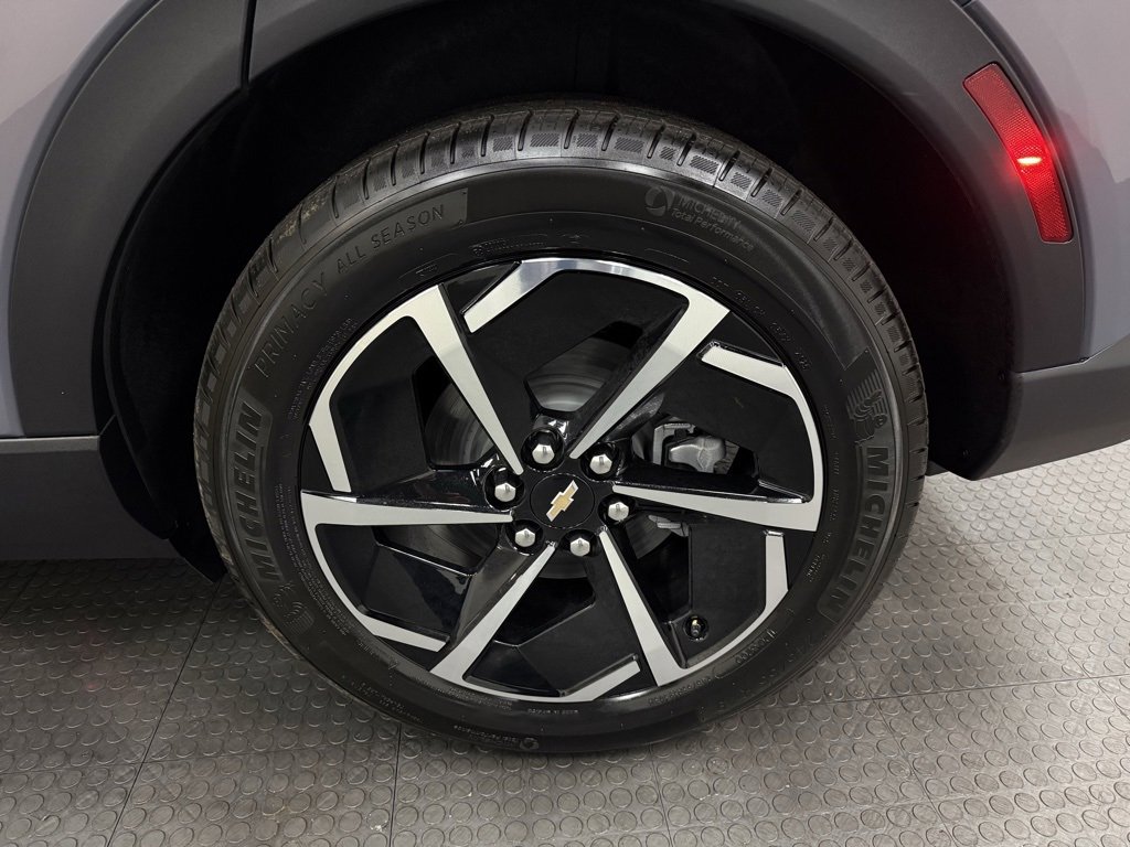 New 2026 Chevrolet Equinox EV LT image 11