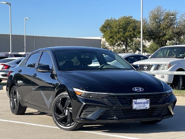 Used 2026 Hyundai Elantra Sport FWD image 2