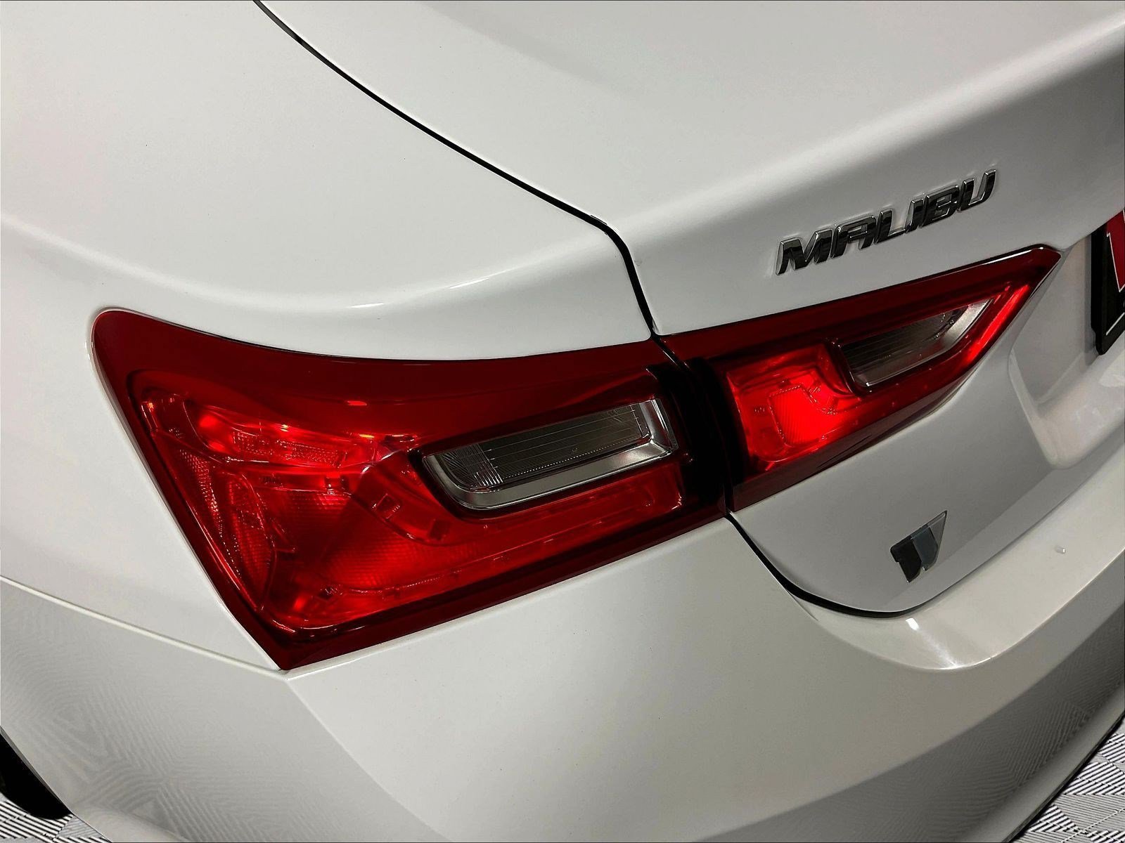 Used 2018 Chevrolet Malibu LS FWD image 23