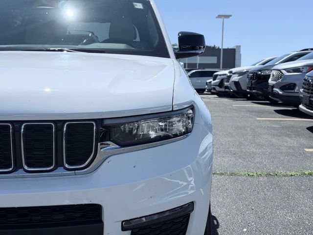 Used 2025 Jeep Grand Cherokee L Limited AWD/4WD image 3