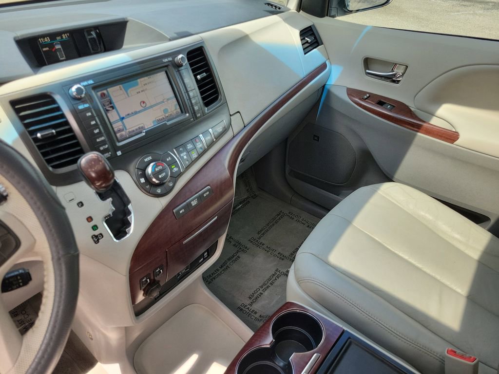Used 2014 Toyota Sienna XLE w/ XLE Premium Package image 28
