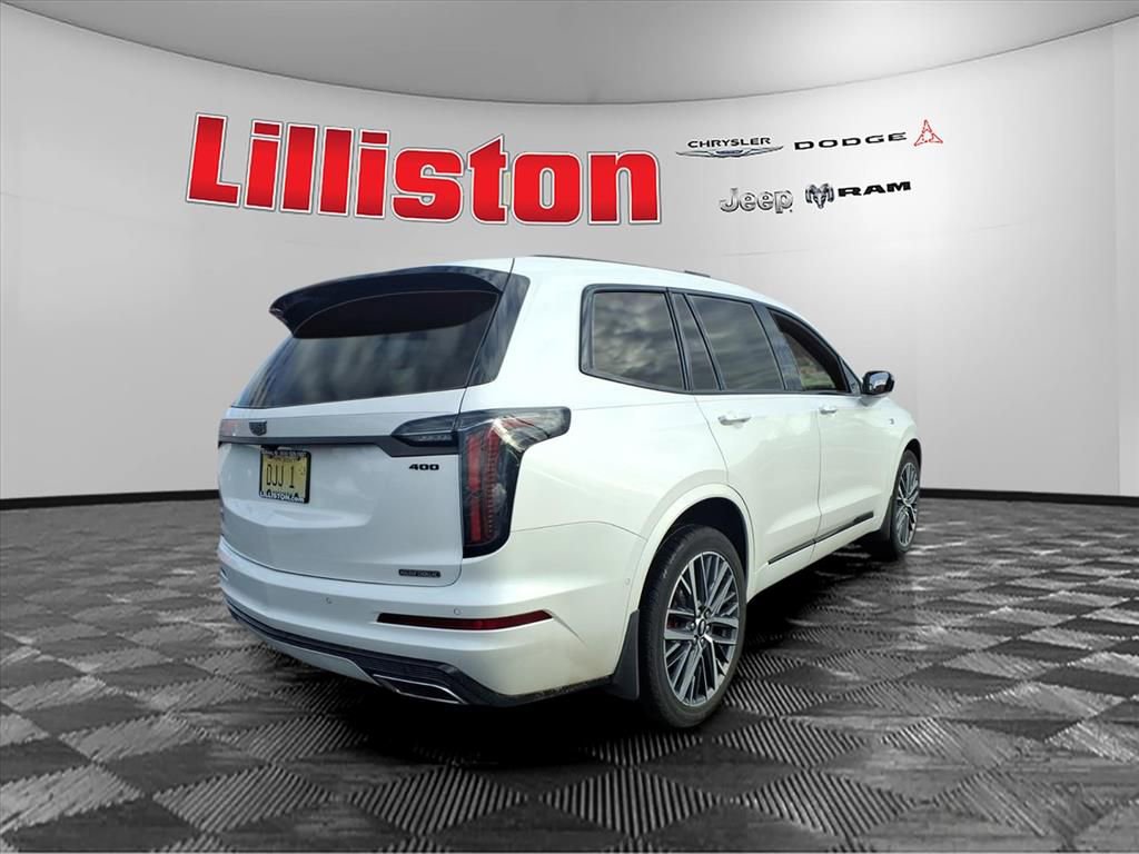 Used 2023 Cadillac XT6 Sport w/ Technology Package image 3