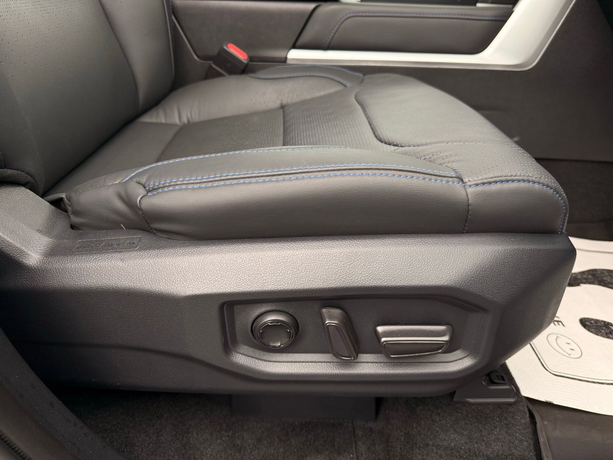 Used 2025 Toyota Tundra Platinum image 23