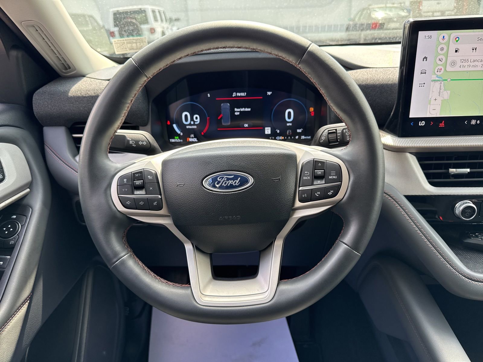 Used 2025 Ford Explorer Active AWD/4WD image 27