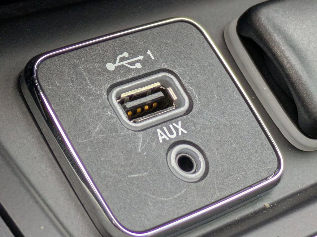 Used 2022 Jeep Cherokee Limited image 25