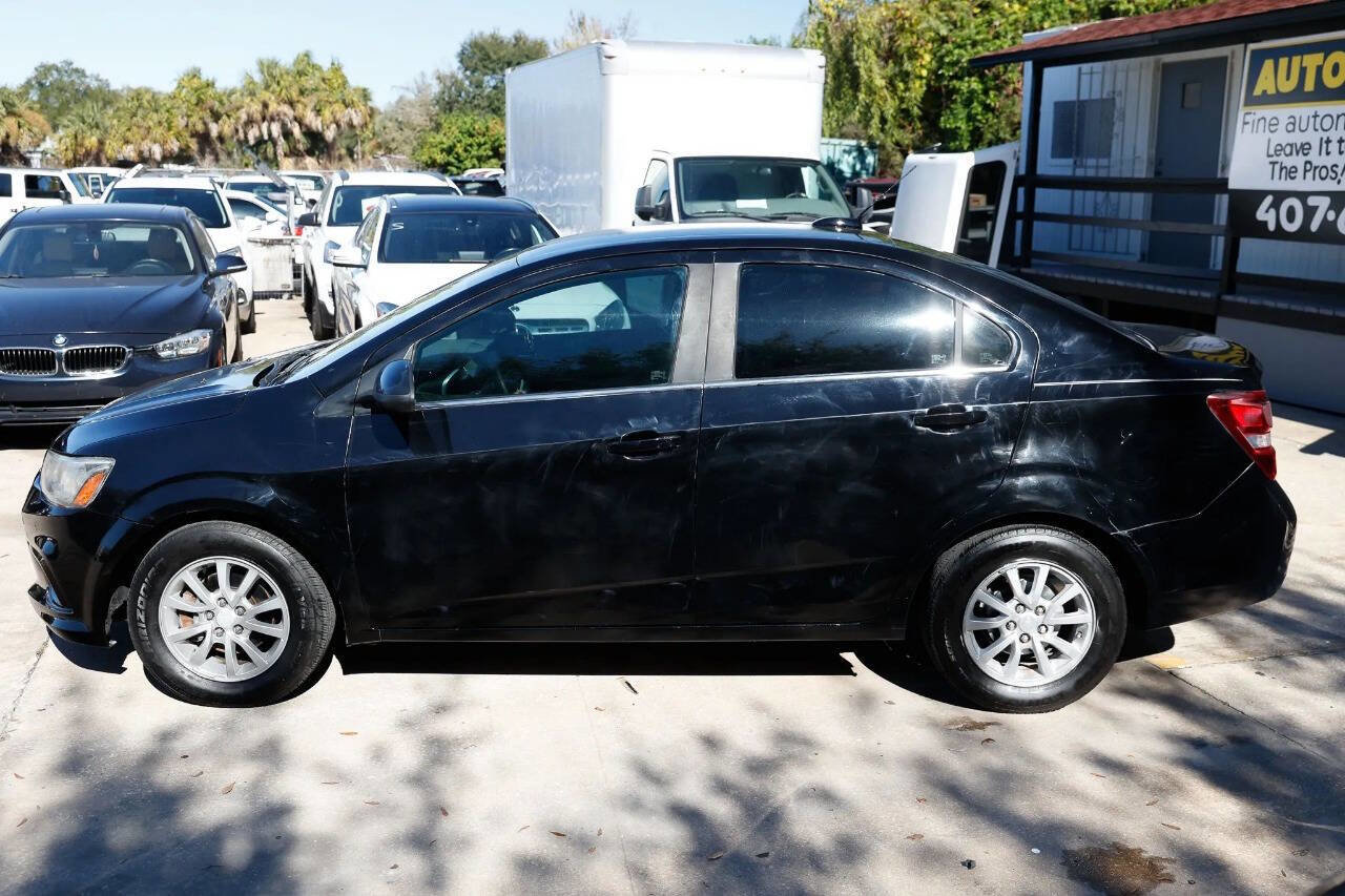 Used 2017 Chevrolet Sonic LT image 3