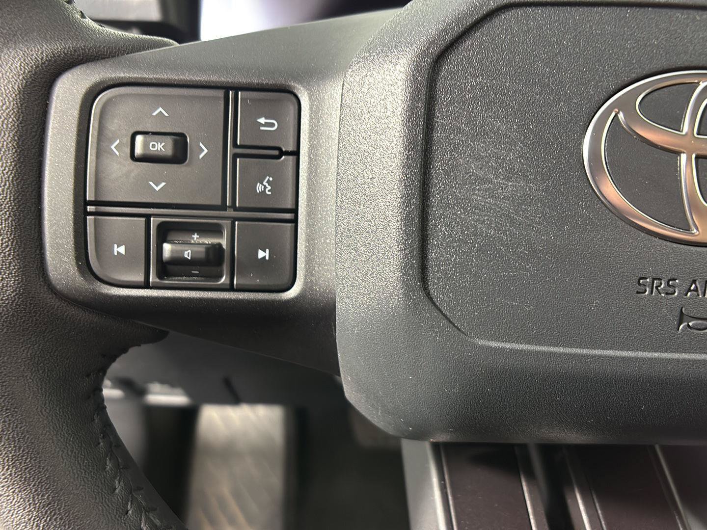 Used 2026 Toyota RAV4 XLE Premium AWD/4WD image 31