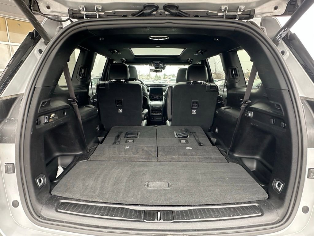 Used 2024 Jeep Grand Cherokee L Limited w/ Luxury Tech Group II image 32