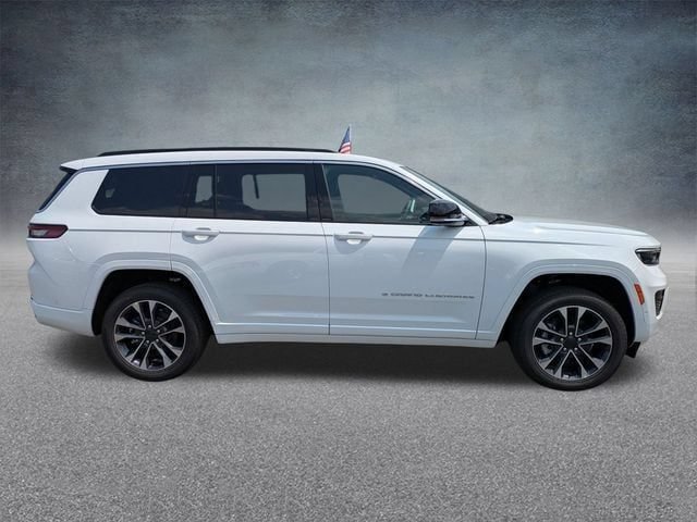 New 2025 Jeep Grand Cherokee L Overland w/ Advanced Protech Group III AWD/4WD image 2