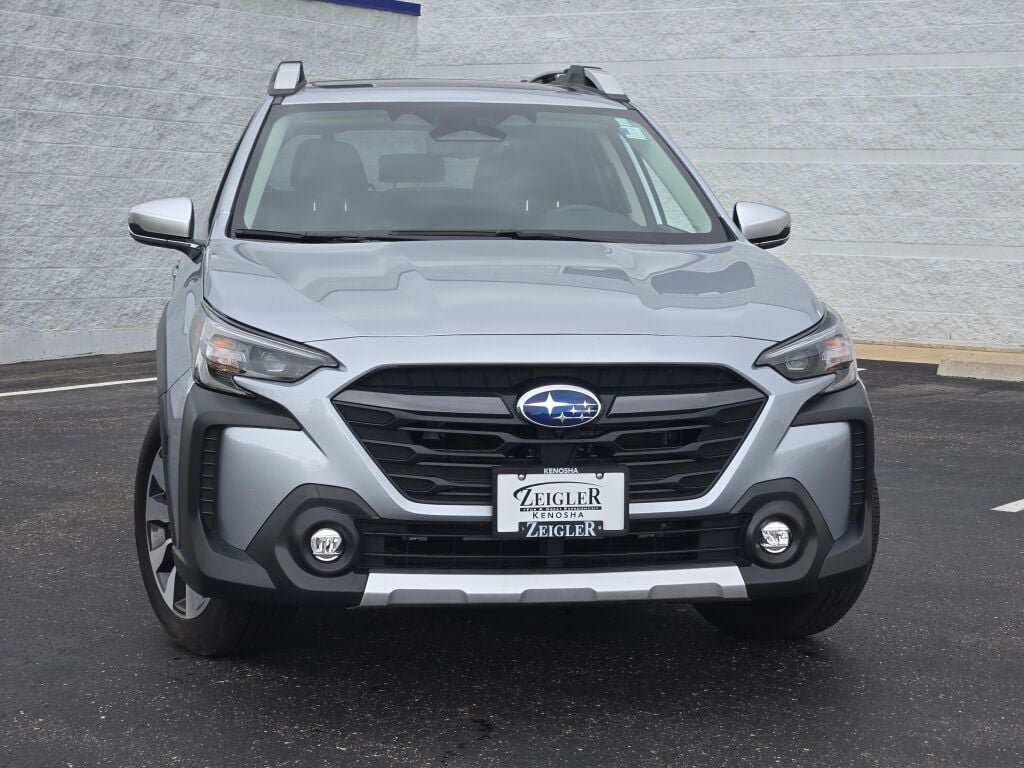 Certified 2025 Subaru Outback Touring w/ Popular Package #2 AWD/4WD image 3