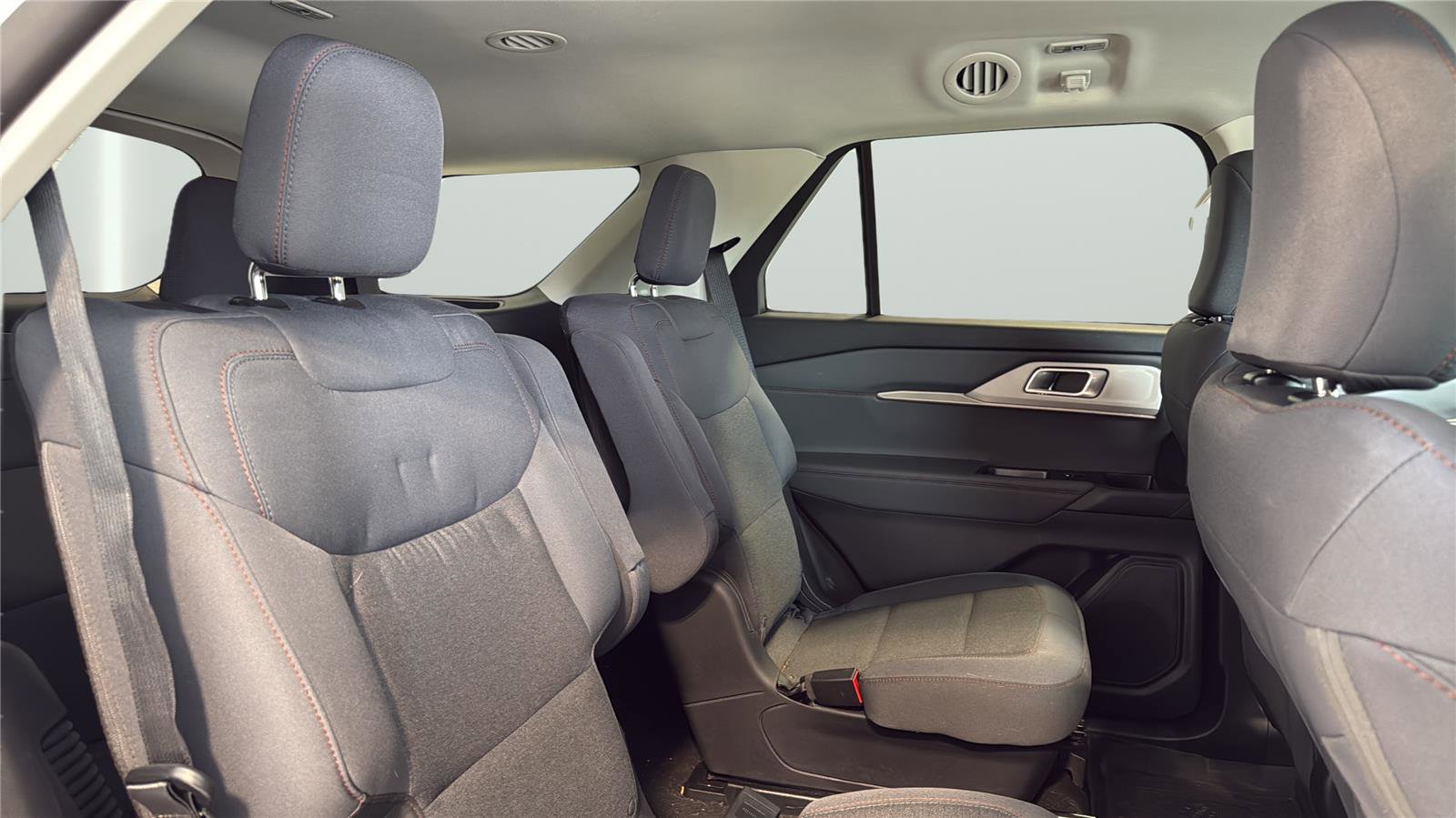 Used 2025 Ford Explorer Active image 15