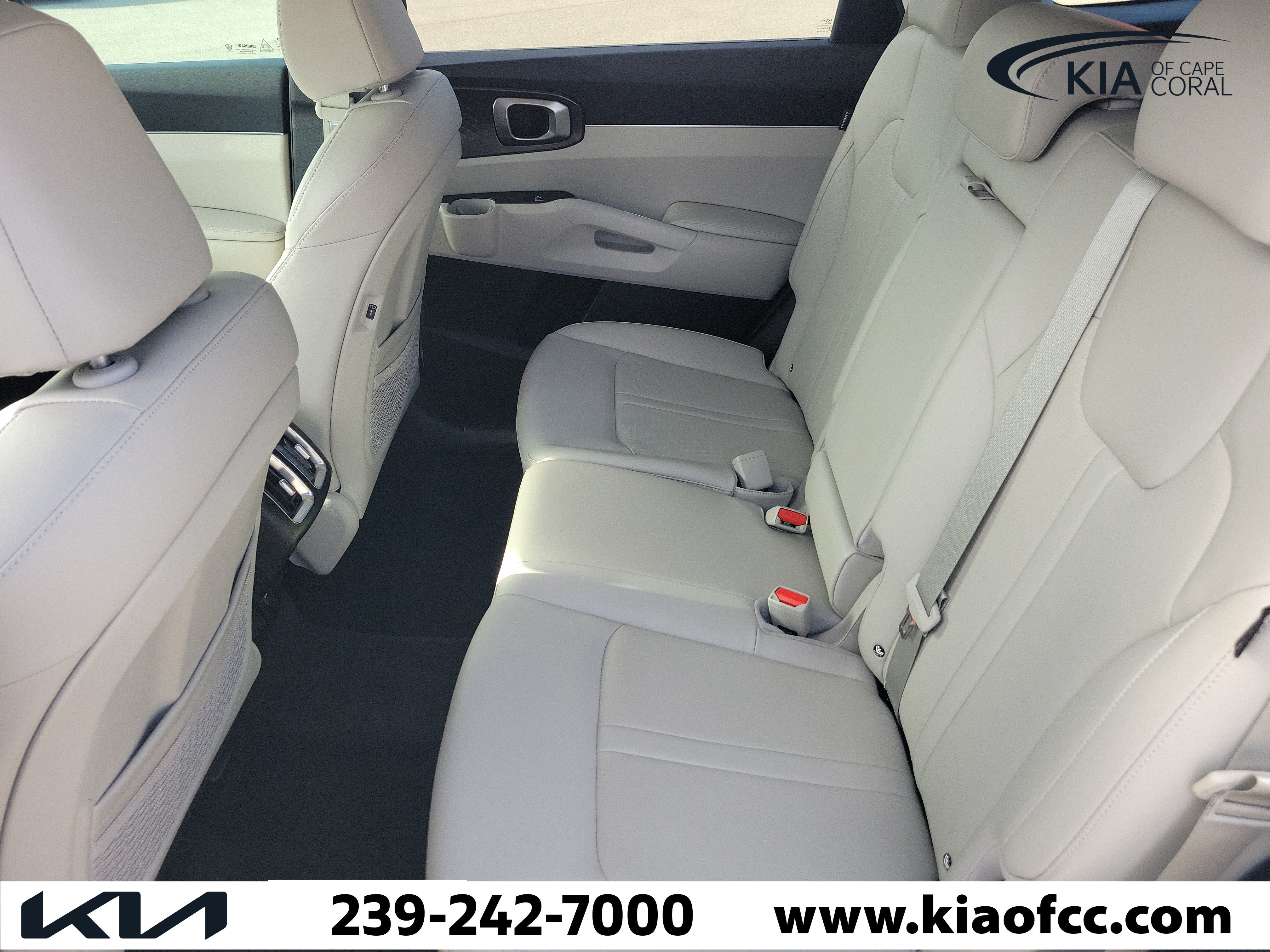 Certified 2025 Kia Sorento S w/ Panoramic Sunroof Package FWD image 12