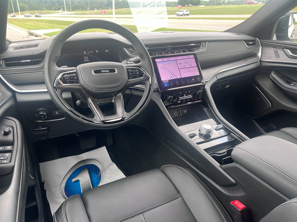 Certified 2025 Jeep Grand Cherokee L Overland w/ Advanced Protech Group III AWD/4WD image 19