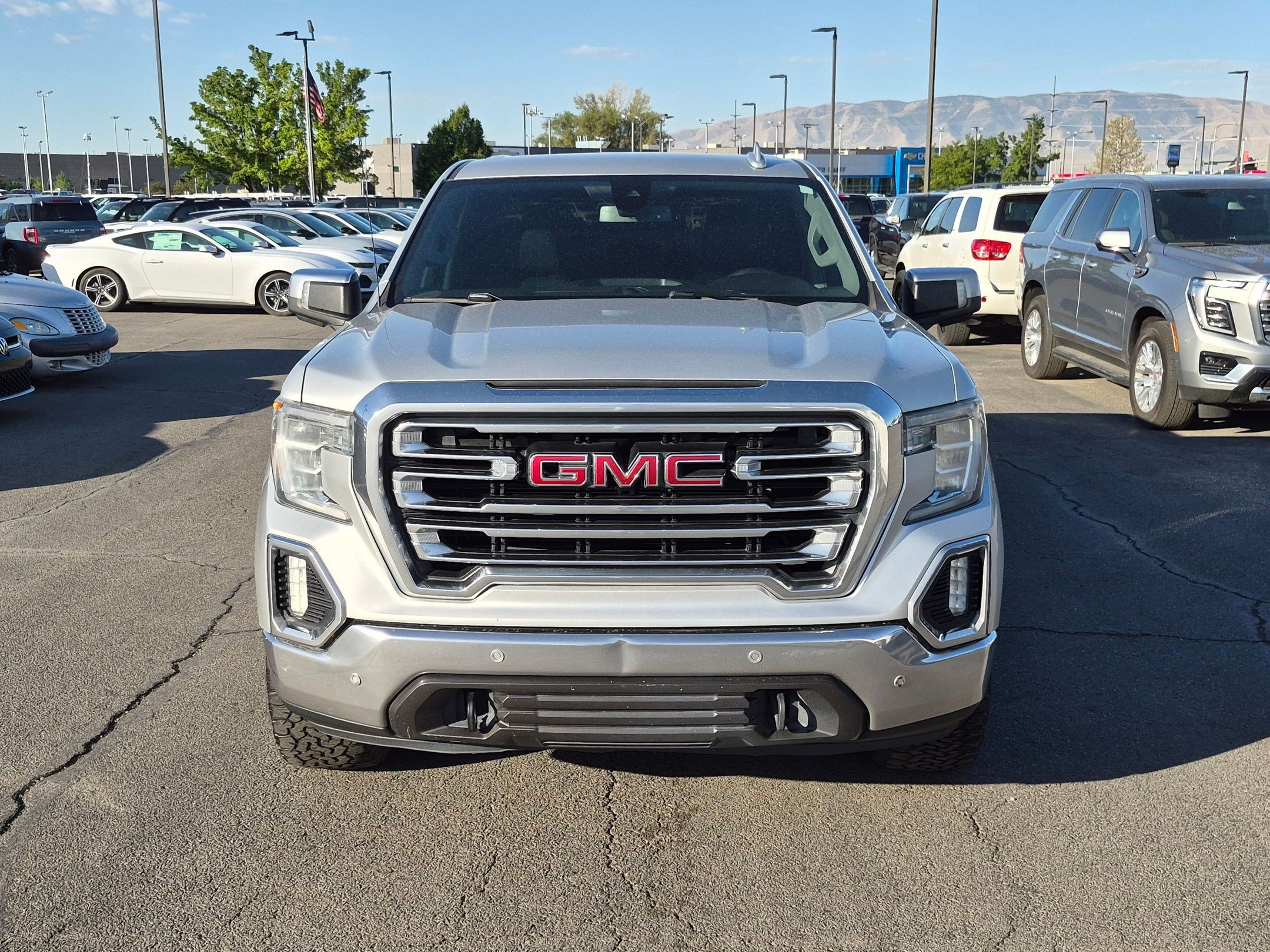 Used 2019 GMC Sierra 1500 SLT w/ Driver Alert Package I AWD/4WD image 11