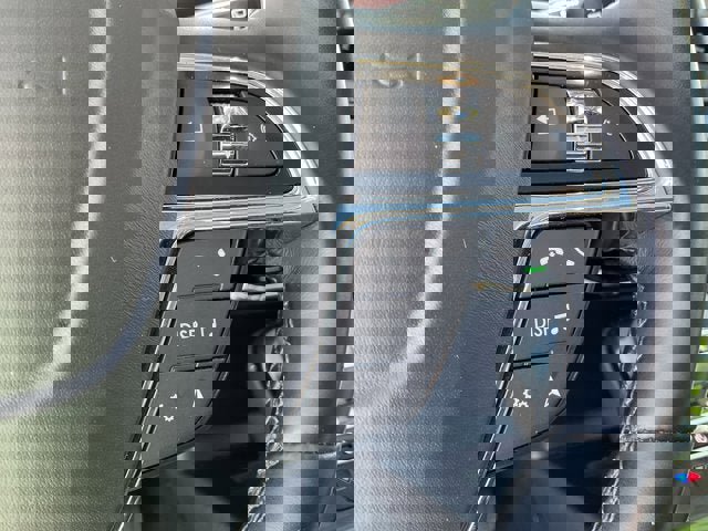 Used 2022 Lincoln Nautilus Reserve w/ Equipment Group 201A image 17