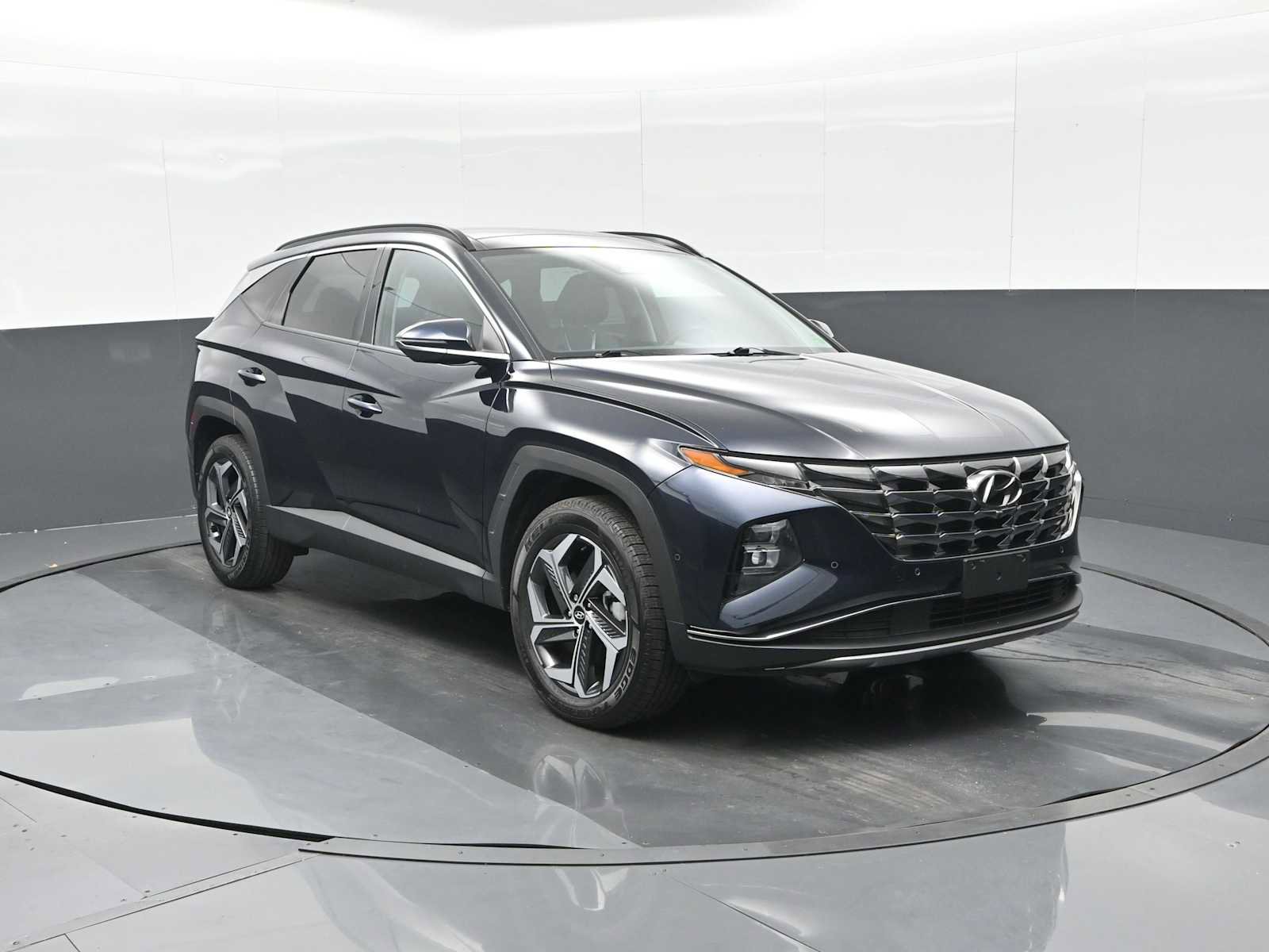 Used 2023 Hyundai Tucson Limited w/ Cargo Package image 3